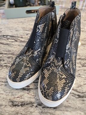 Linea Paolo Felicia III wedge Boots in a black and gold snake print leather 6.5